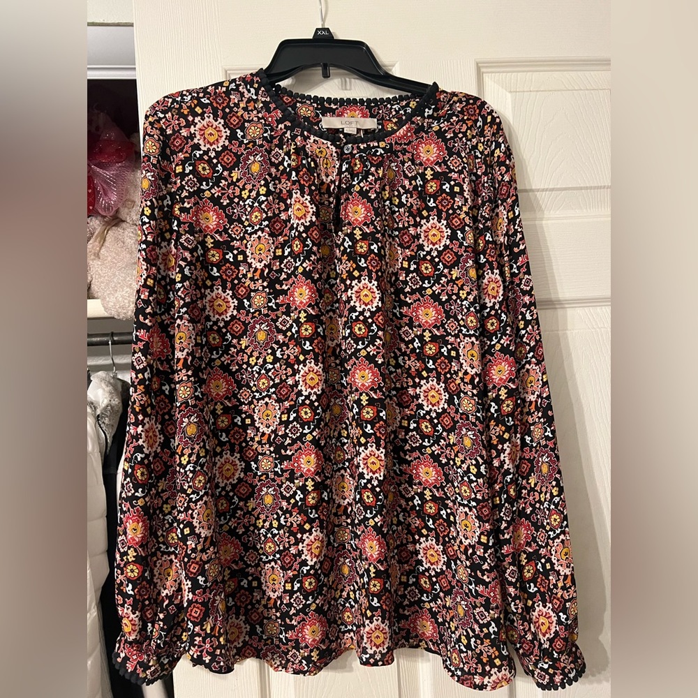 Loft blouse in excellent condition.